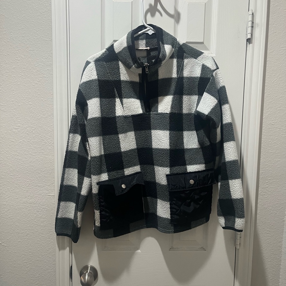 Como Vintage Monochrome Checkered Design Sweatshirt